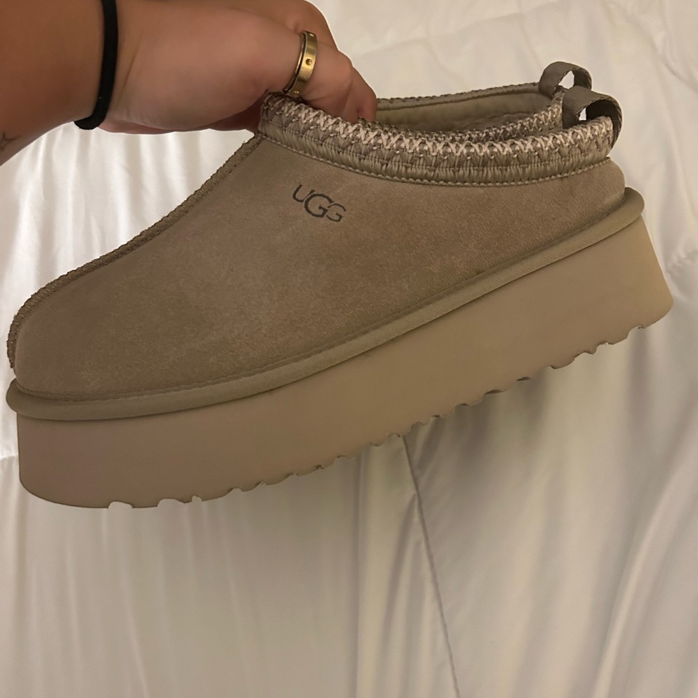 UGG Platform Tazz Slipper Musturd Seed // Beige SIZE 8